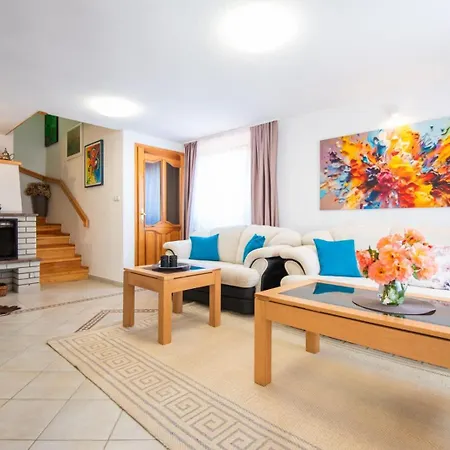Beautiful 6bdr Holiday Nest Appartement Sarajevo