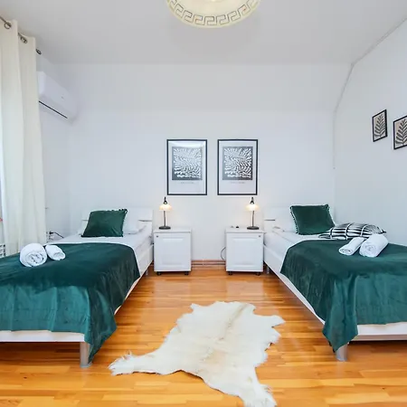 Beautiful 6bdr Holiday Nest Appartement Sarajevo
